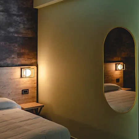 Pensión Code By Tirreno 4*